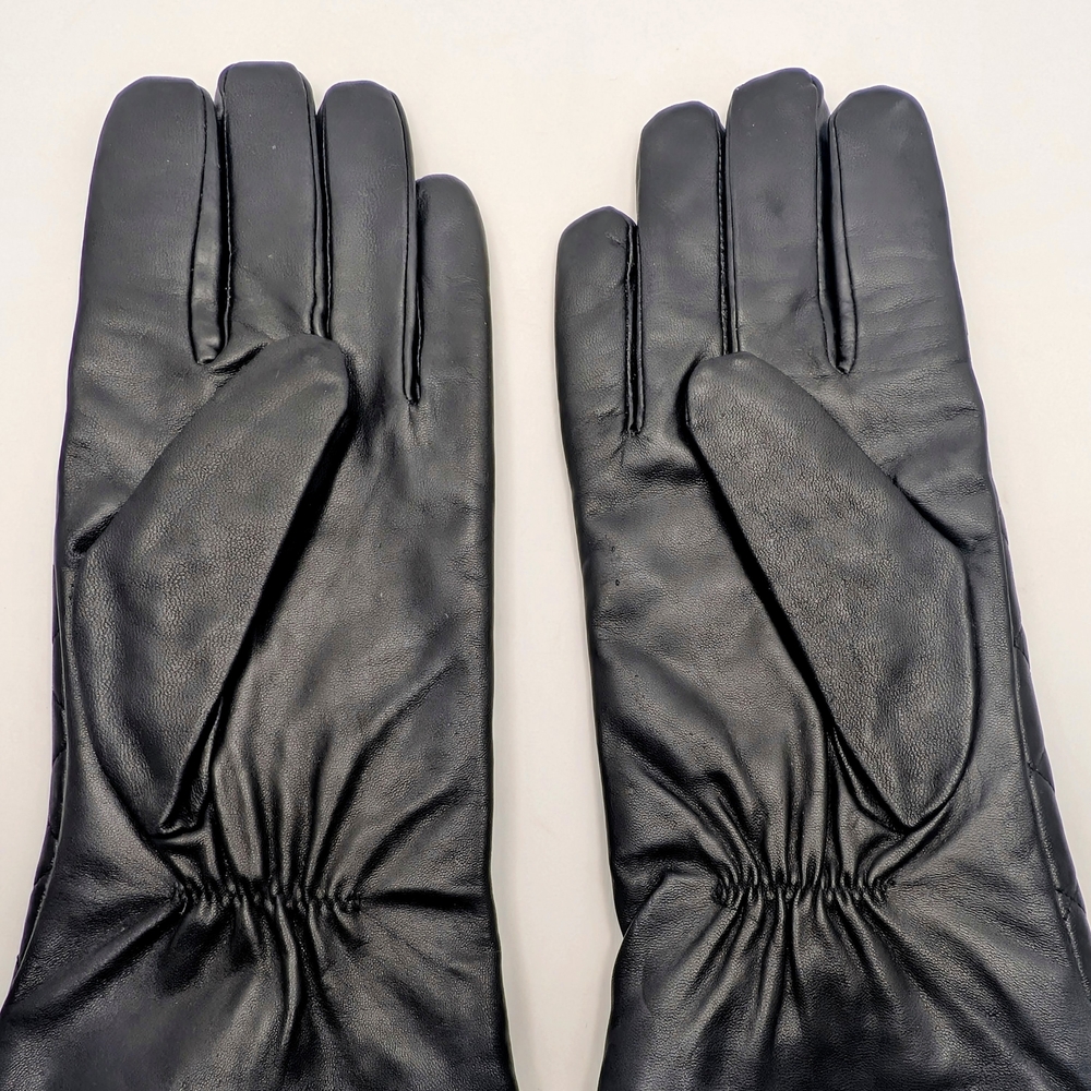 NWOT Michael Kors Black Quilted Leather Gloves - Picture 3 of 4